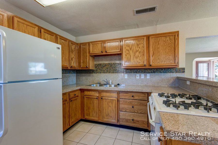 3034 W Lawrence Avenue - Photo 2 of 14