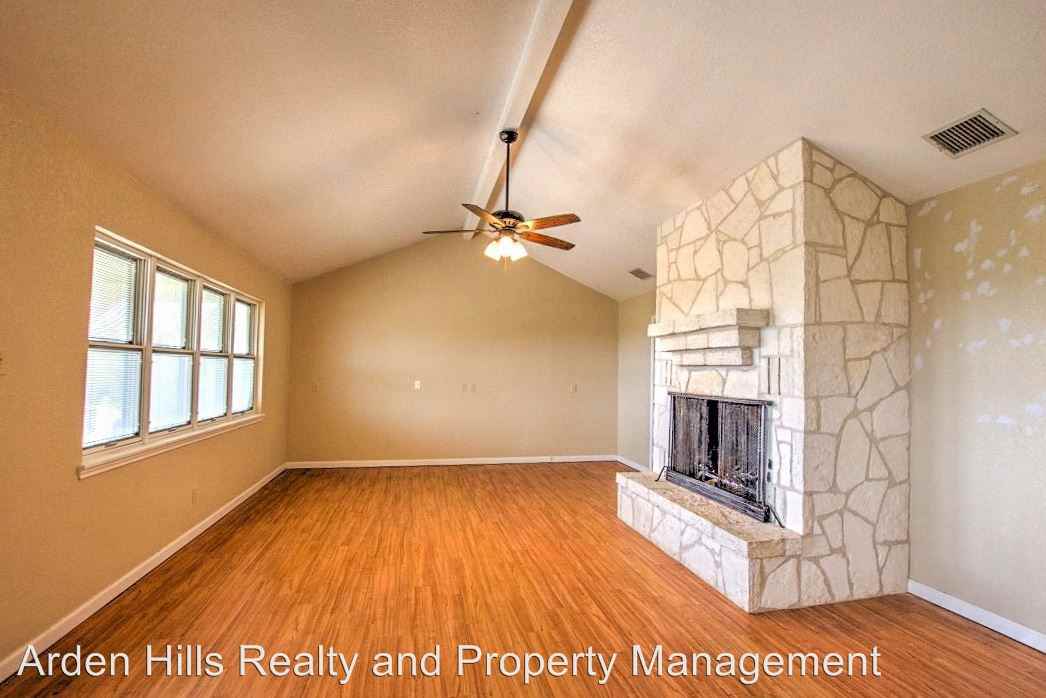 155 Mcdonald Loop - Photo 2 of 8