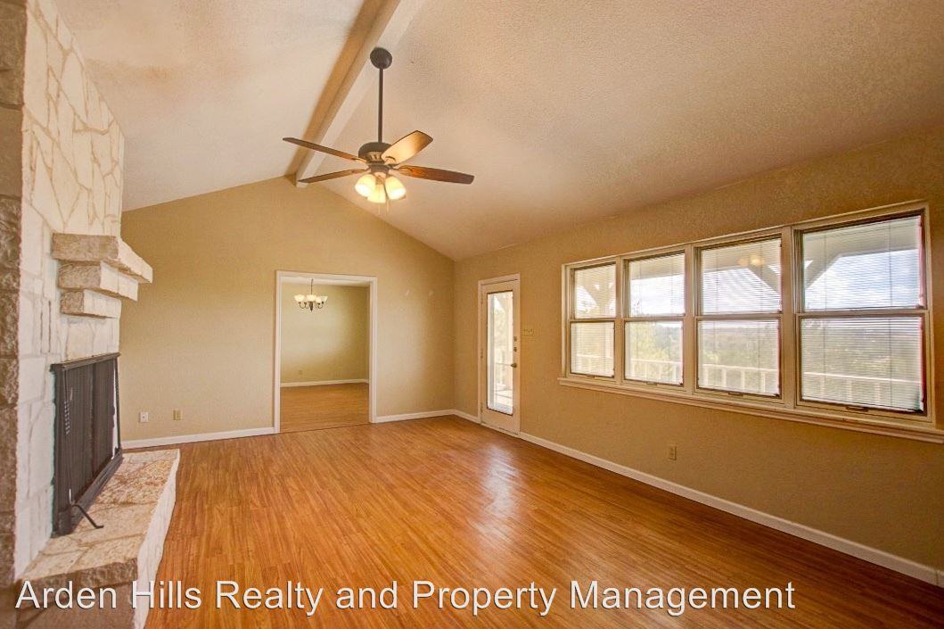 155 Mcdonald Loop - Photo 3 of 8