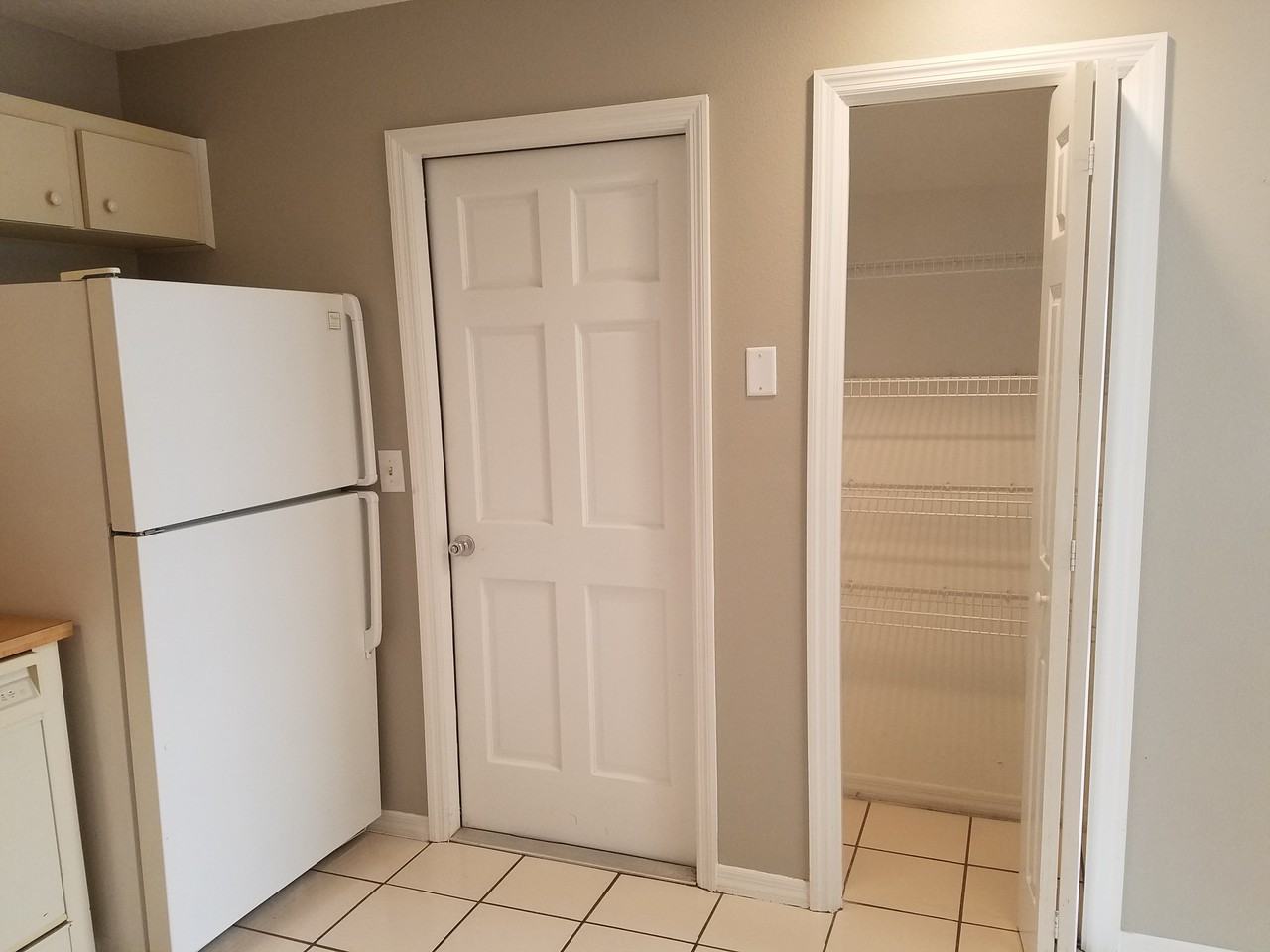 1327 Shirley Dr - Photo 3 of 18