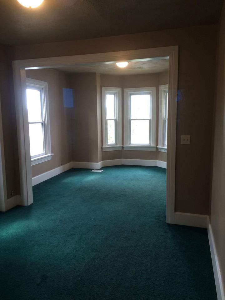 222 N Penn St - Photo 3 of 10