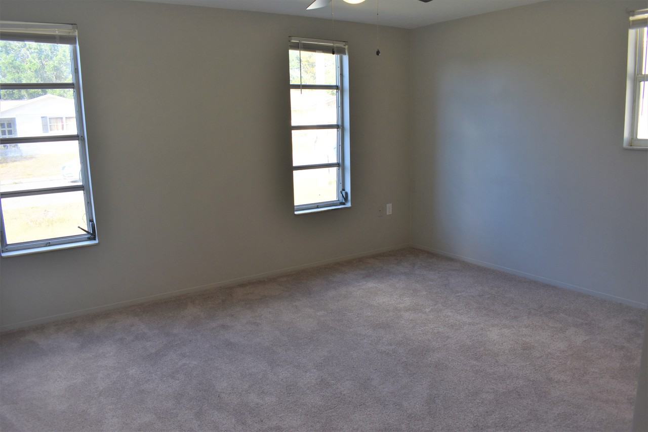 8214 Fox Hollow Dr - Photo 2 of 11