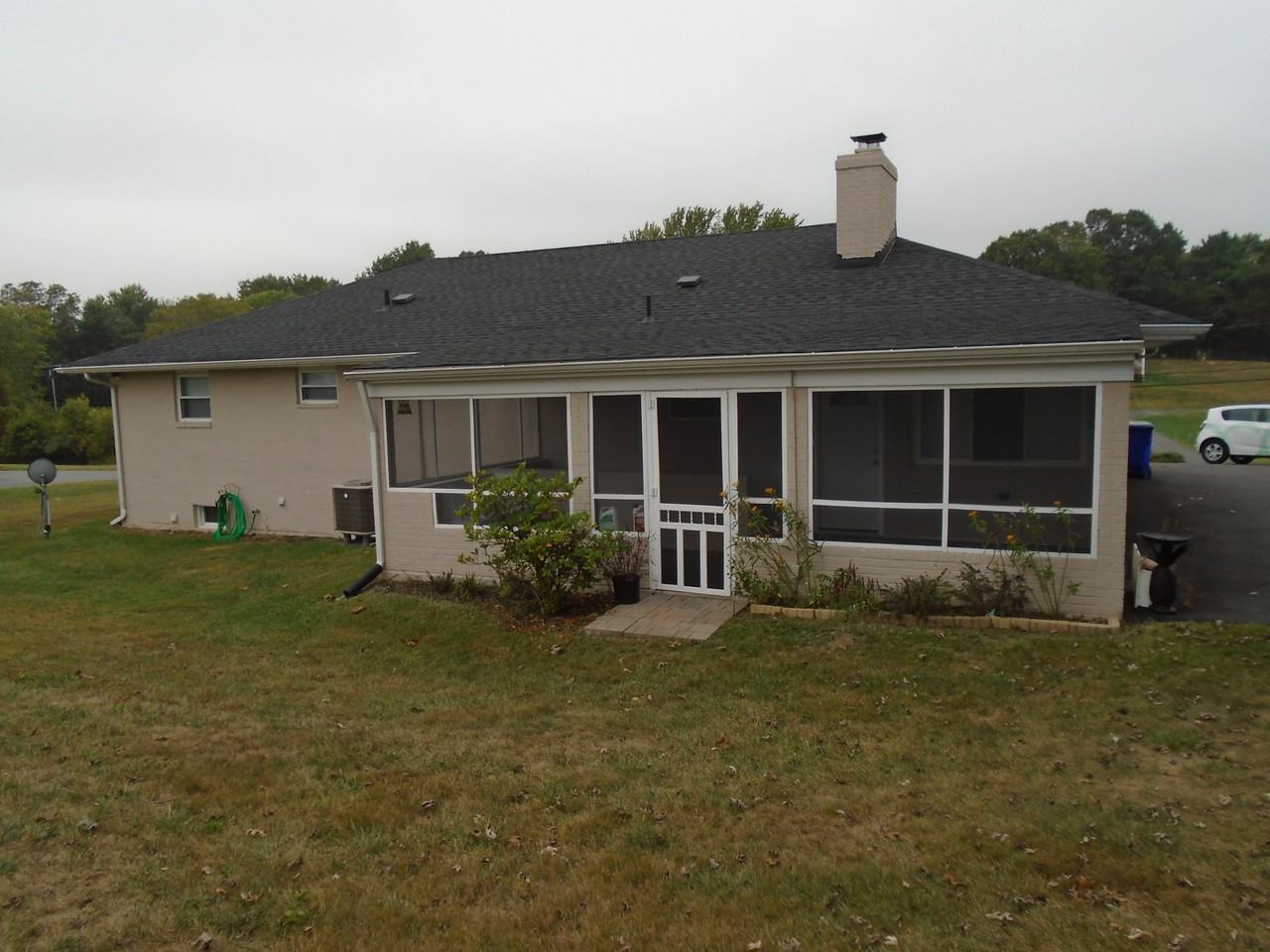 983 Old Woodbine Rd - Photo 3 of 32