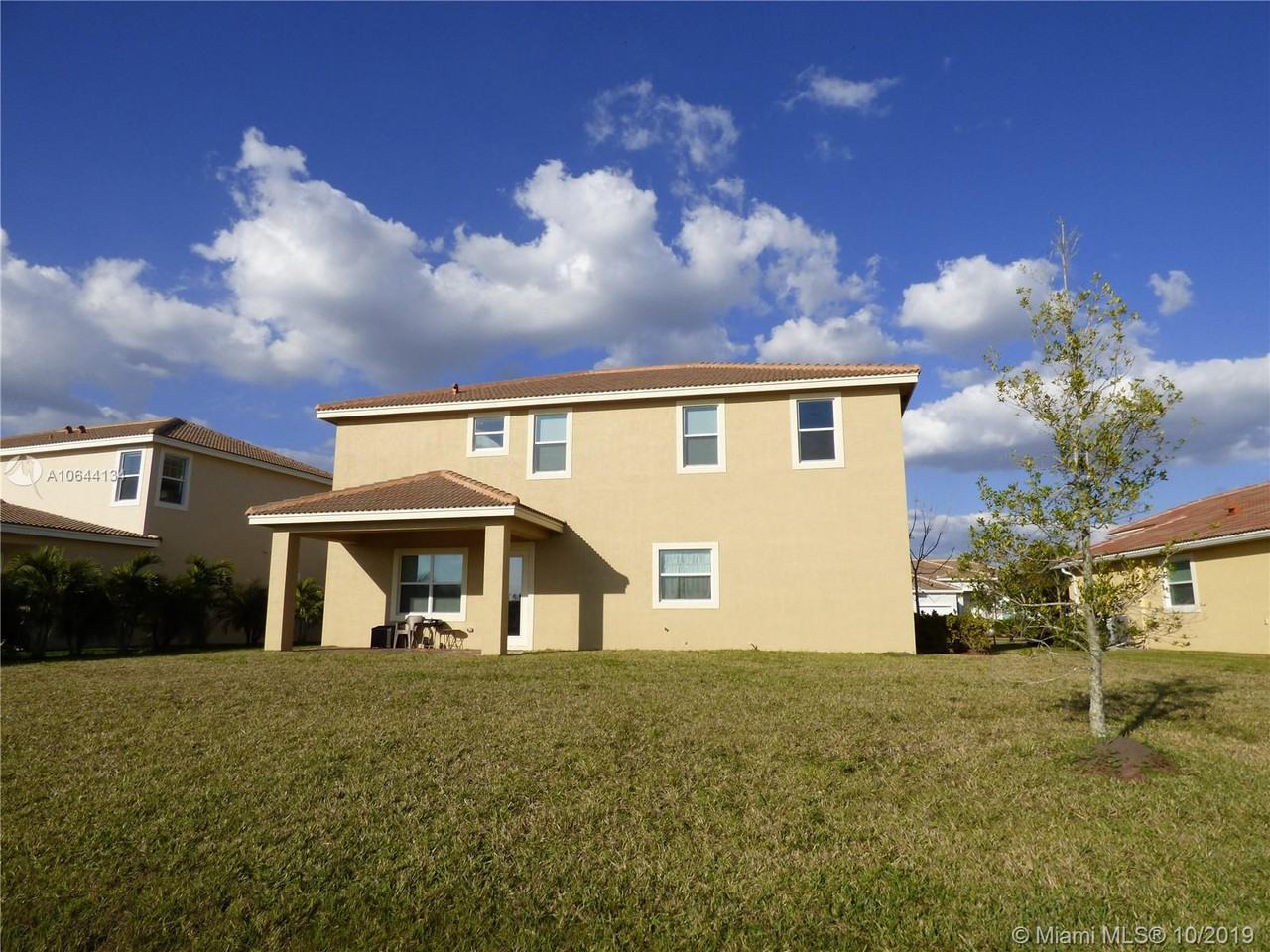 12075 Sw Aventino Dr - Photo 2 of 9