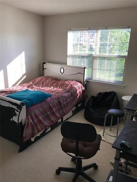 301 Fairfax Ct - Photo 3 of 7