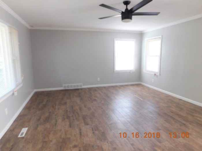 5330 Northwest Waukomis Drive - Photo 2 of 19