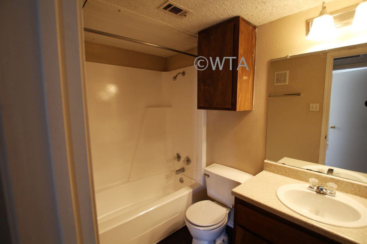 600 Barwood Park #112 - Photo 3 of 5