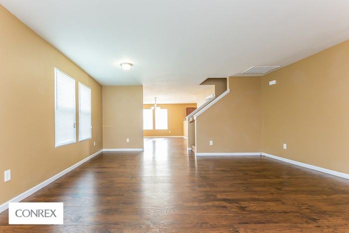 252 Whitestone Drive Northeast - Photo 2 of 8