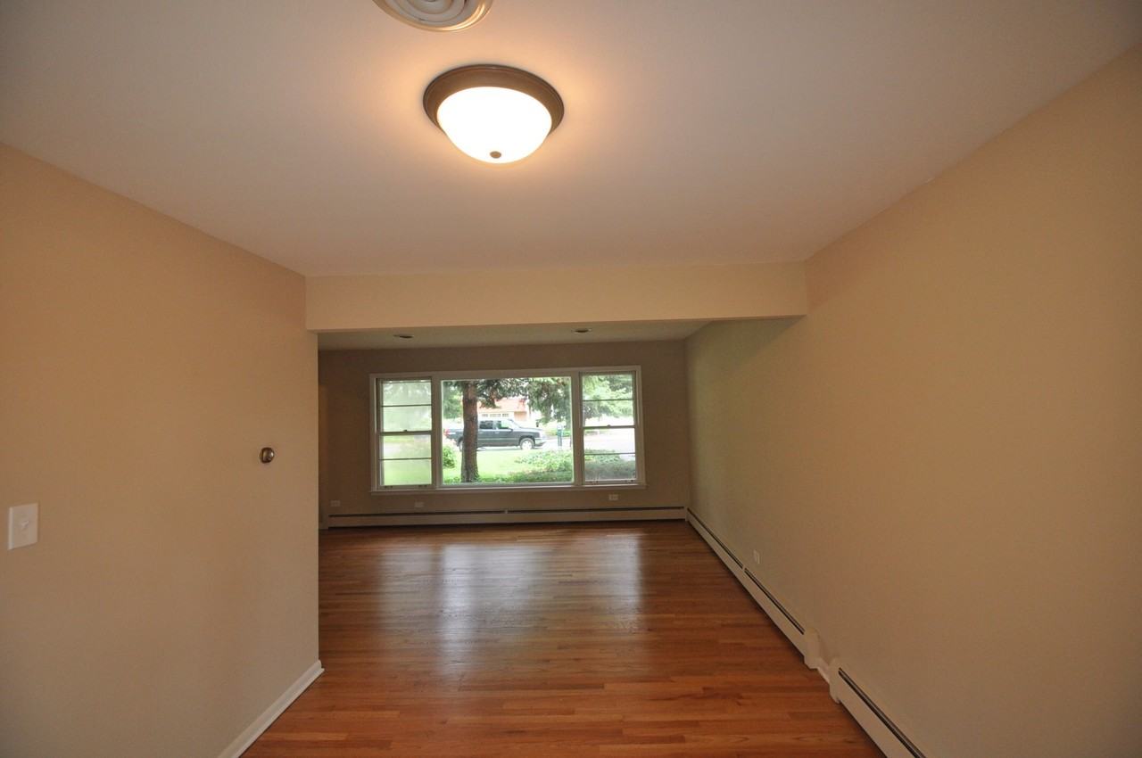 12736 S Westgate Dr - Photo 2 of 12