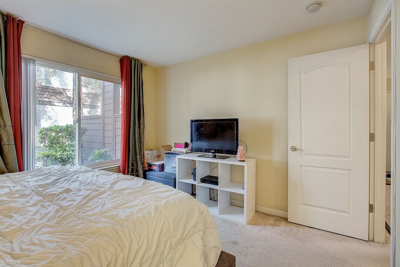 1169 Yarwood Ct - Photo 2 of 12
