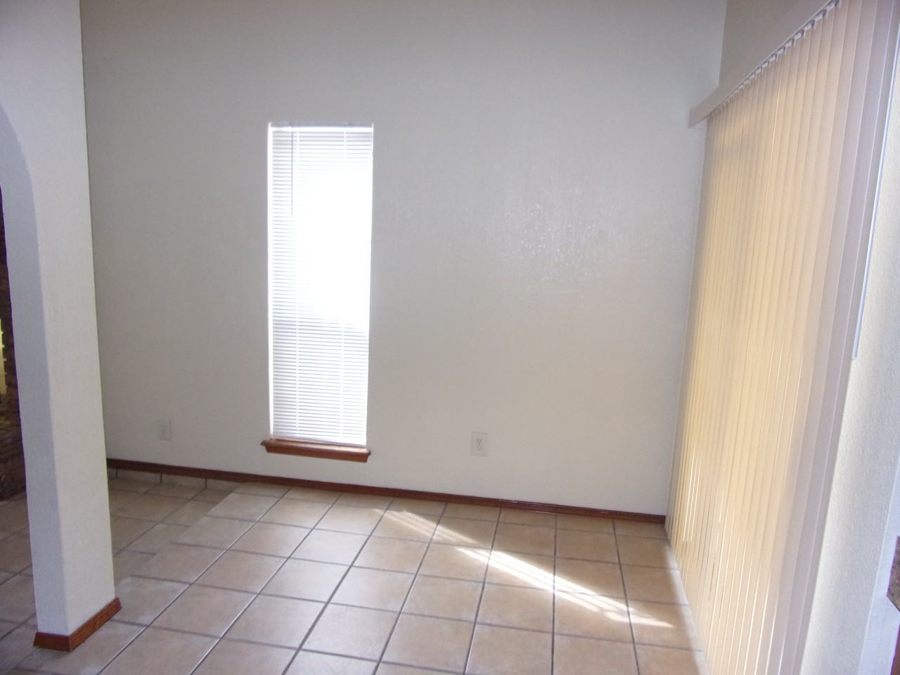 1851 Gus Moran - Photo 3 of 12