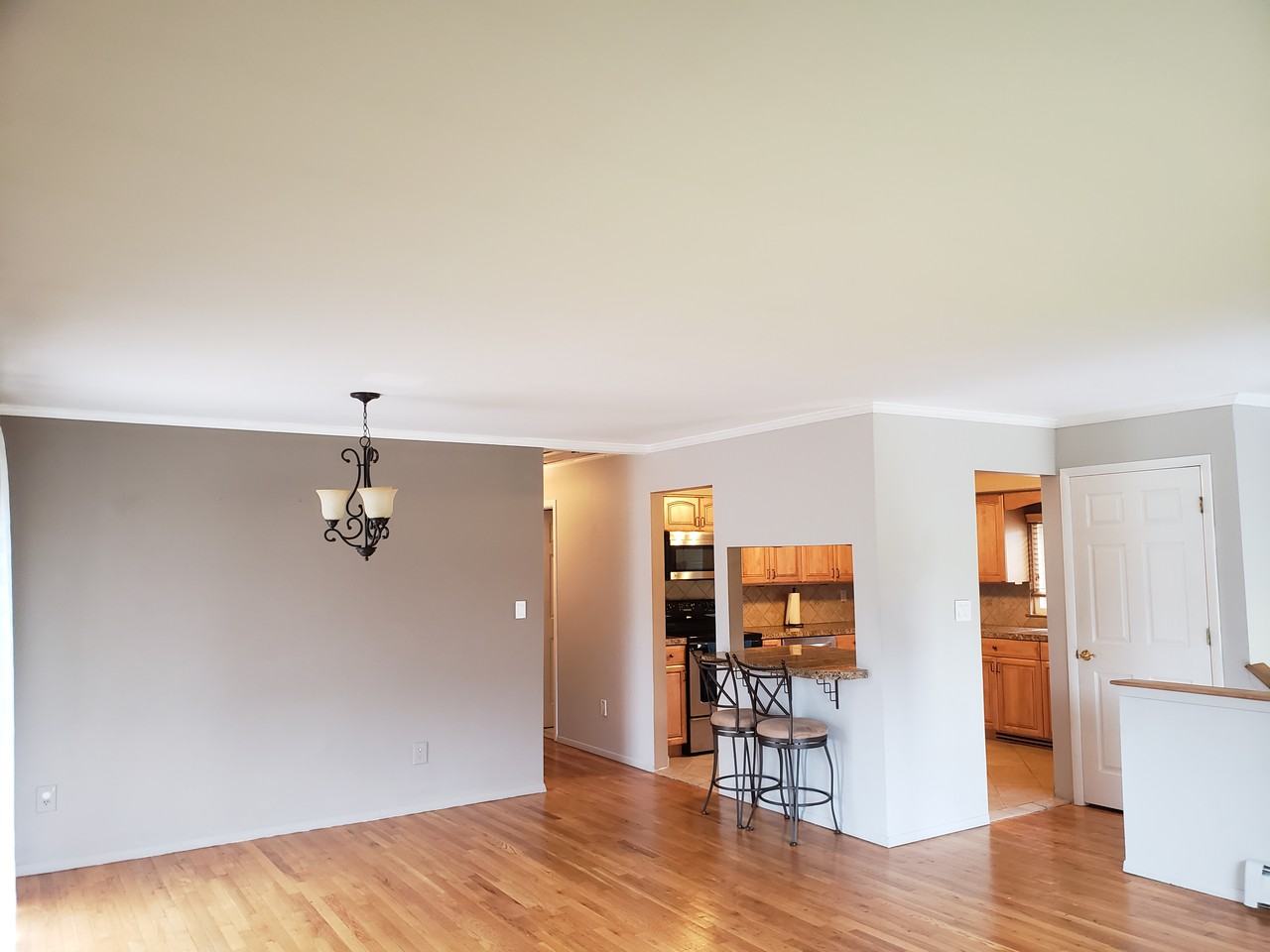 128 Cedarhurst St - Photo 2 of 12