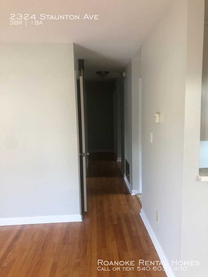 2324 Staunton Ave - Photo 3 of 8