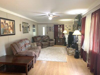 705 Preacher Roe Blvd - Photo 2 of 5
