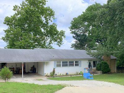 705 Preacher Roe Blvd - Photo 3 of 5