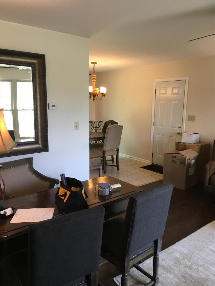 713 Lakeview Circle - Photo 3 of 18