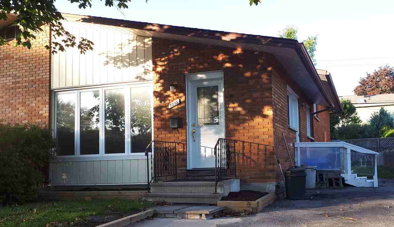 Maitland Ave & Erindale Drive, Ottawa, ON K2C 2C4 3 Bedroom House for 1,795/month Zumper