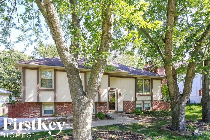 8009 North Euclid Court - Photo 2 of 15