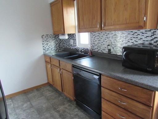 15559 Harrison Dr - Photo 3 of 21