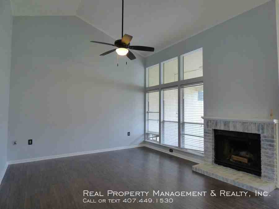 272 W. Sabal Palm Pl. - Photo 2 of 13