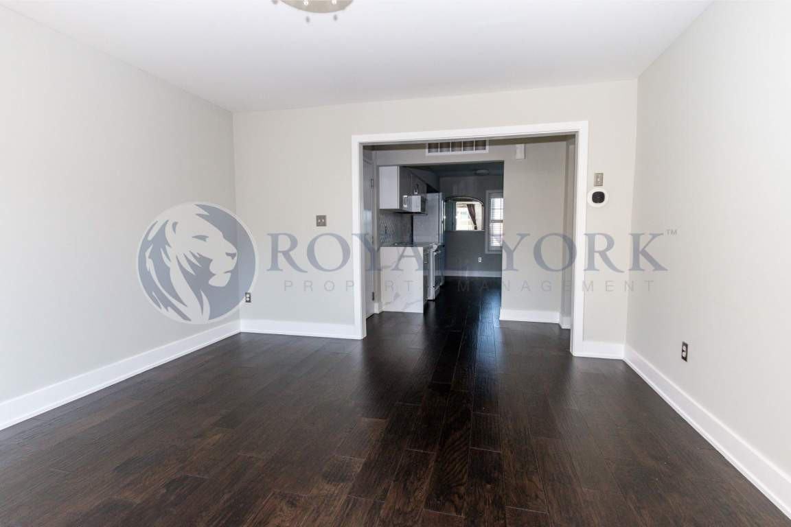 2 BEDROOM | 2 BATH STACKED TOWNHOUSE FOR RENT @ MISSISSAUGA - Photo 3 of 14