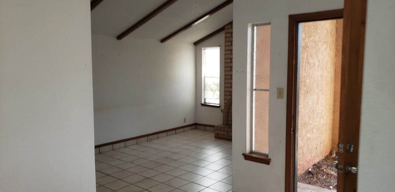 721 Derrickson - Photo 2 of 11