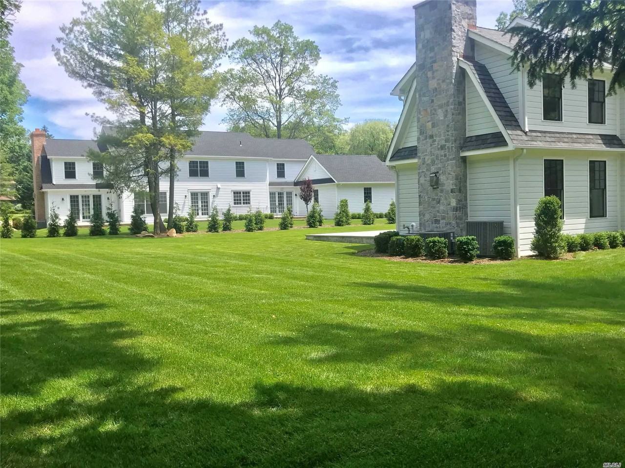 1 West Gate Rd - Photo 2 of 15