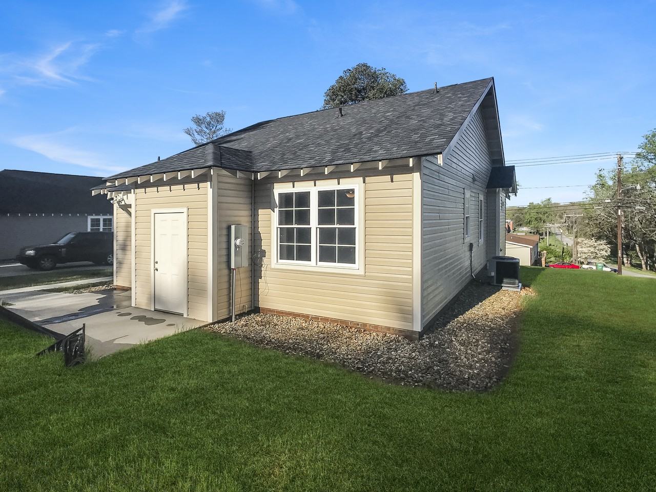 184 Floyd Street - Photo 3 of 23