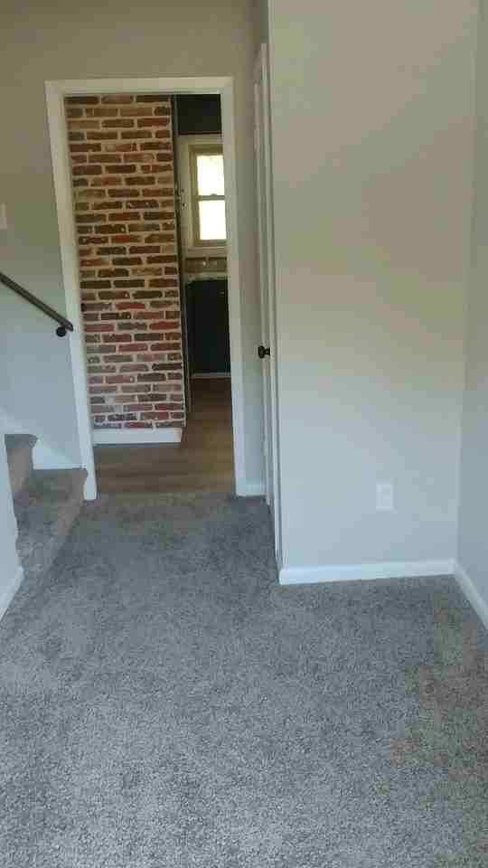 135 Meadowview Dr - Photo 2 of 18