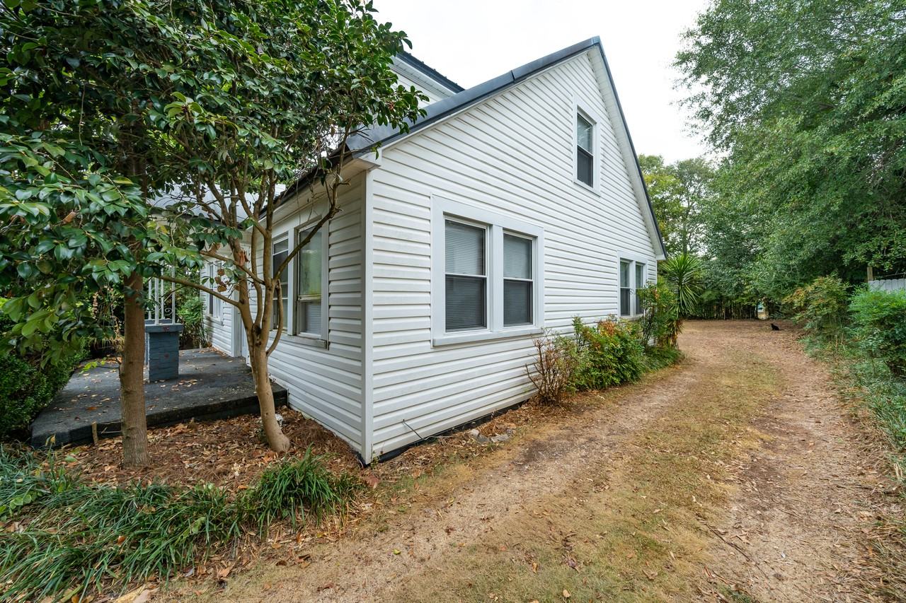 704 Central Ave - Photo 3 of 22