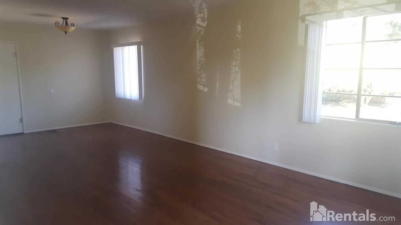 1109 North Los Robles - Photo 2 of 12