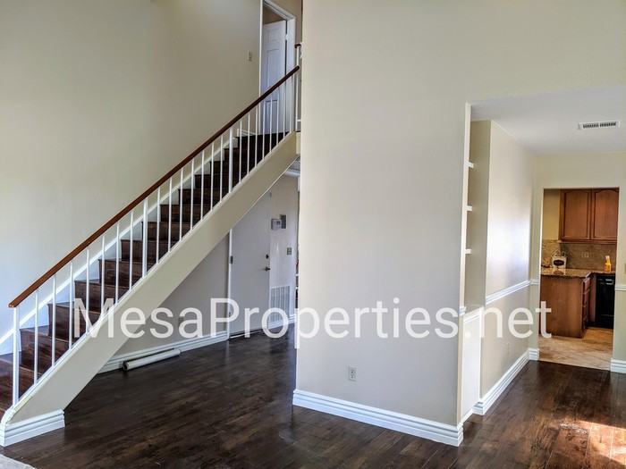 2407 N Sycamore Ave - Photo 3 of 14