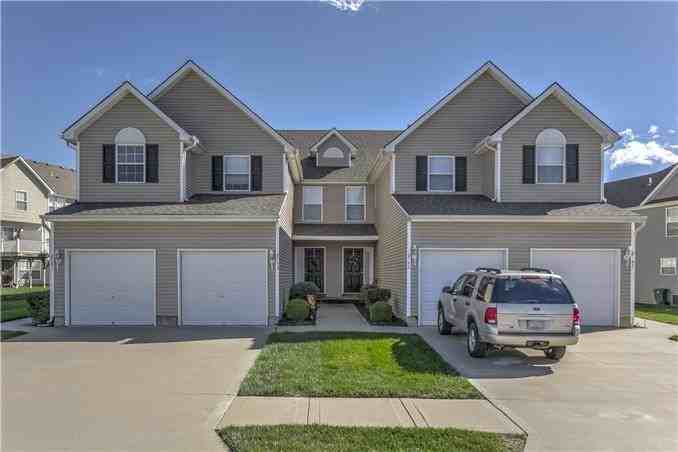 2141 Southwest Rambling Vine Road - Photo 2 of 18