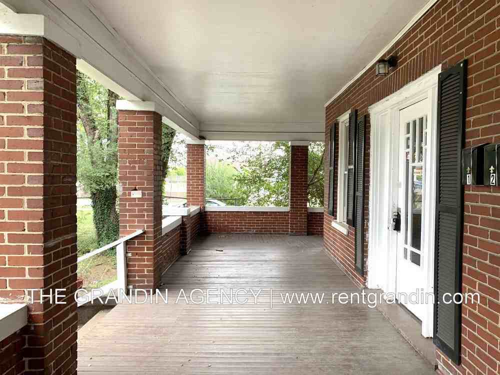 1306 Patterson Avenue Southwest - 4 - Photo 2 of 30