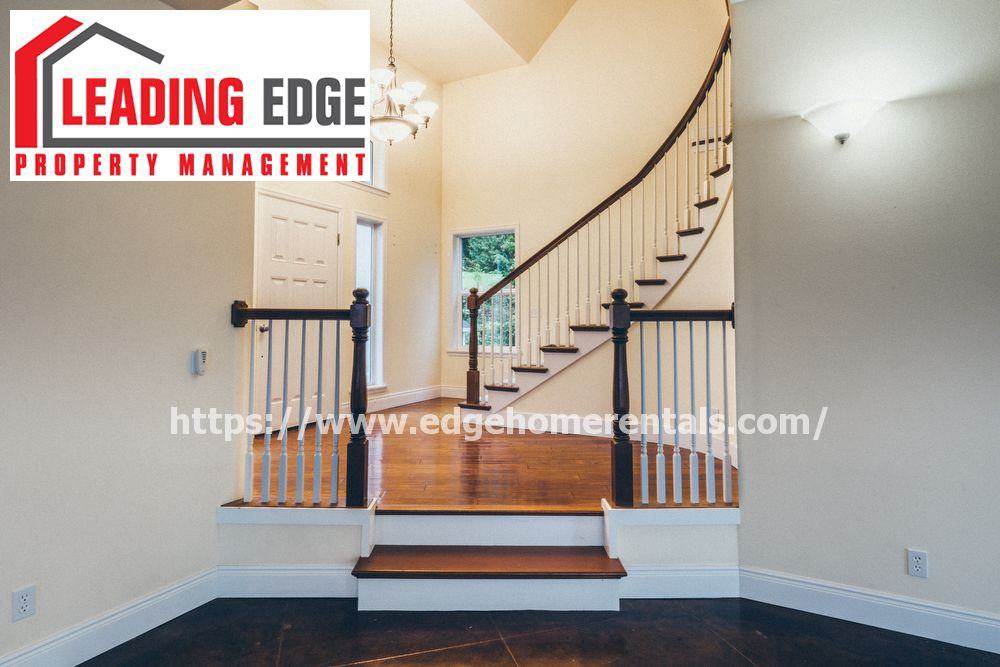 18579 West Lakeview Lane - Photo 2 of 32