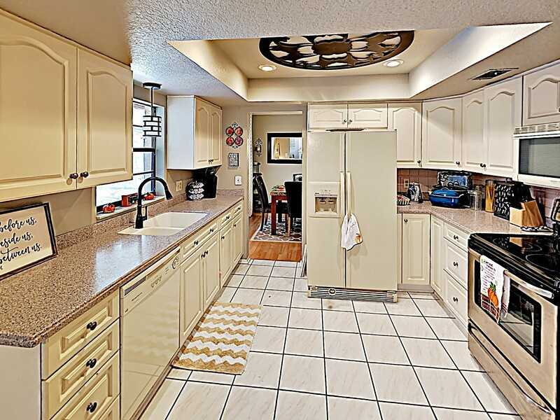 3240 Bridgehampton Ln - Photo 2 of 11