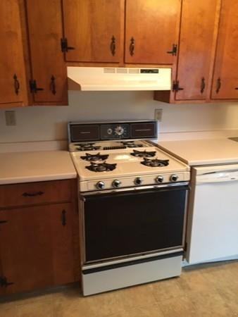 185A 185a Pleasant Street Unit A - Photo 3 of 8