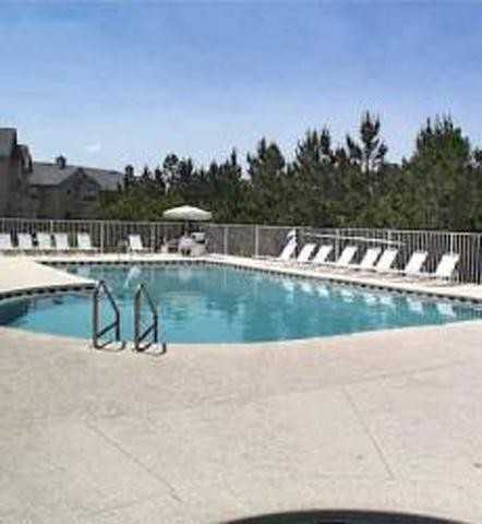 Cobblestone at Eagle Harbor - Photo 2 of 6