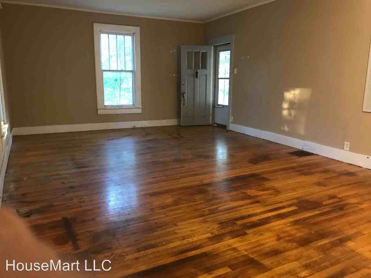 903 E Monroe St - Photo 3 of 14