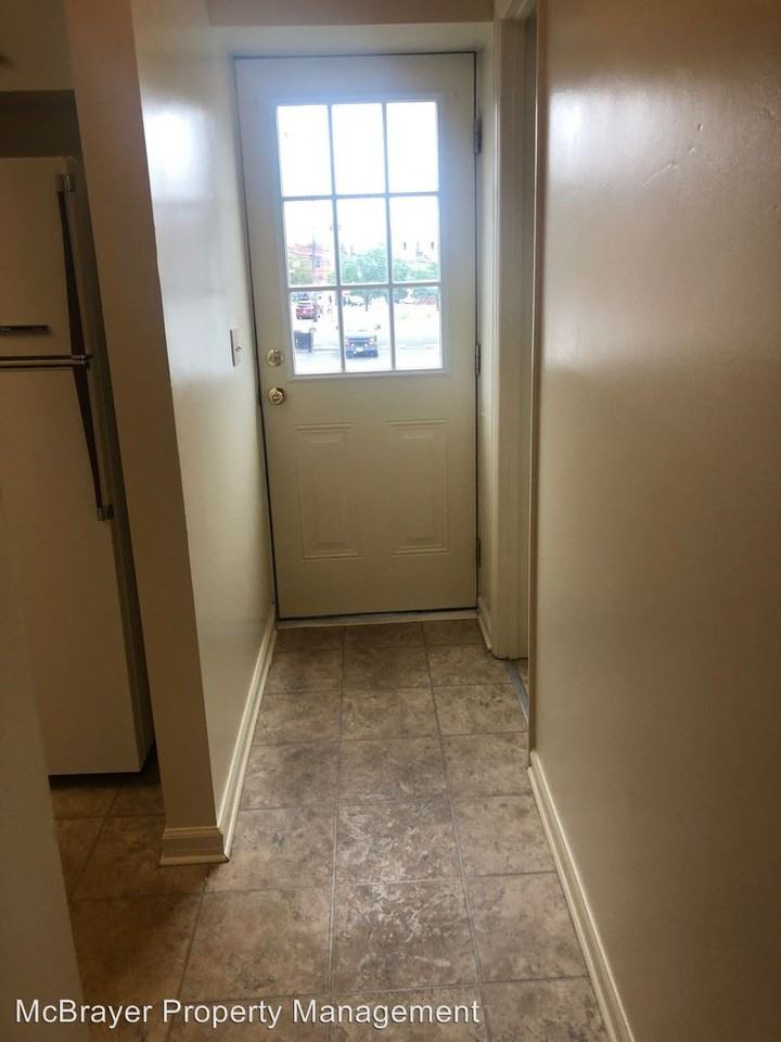 38-38 1/2 N Spring St - Photo 2 of 9