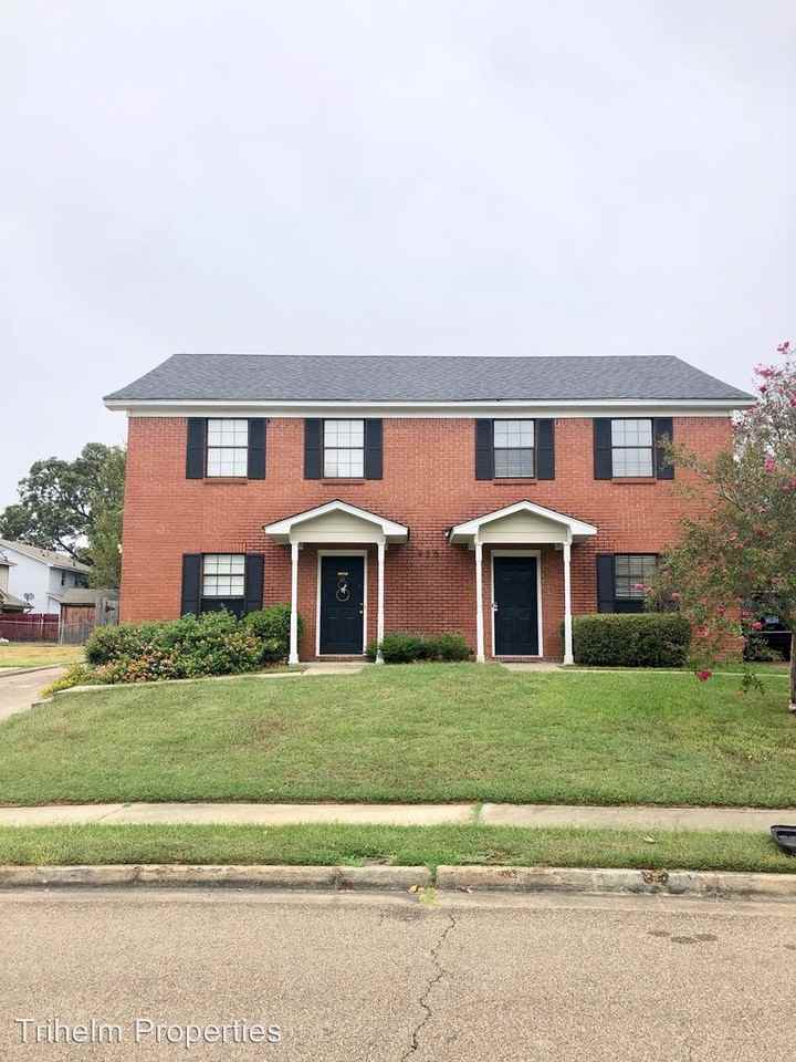 920B 920-B Glastonbury Circle - Photo 2 of 12