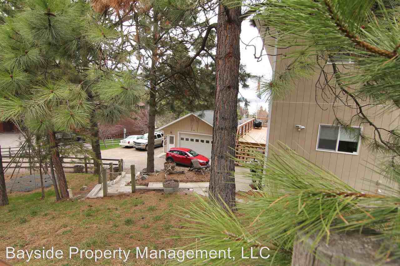 39783 Kings Point Rd - Photo 3 of 13