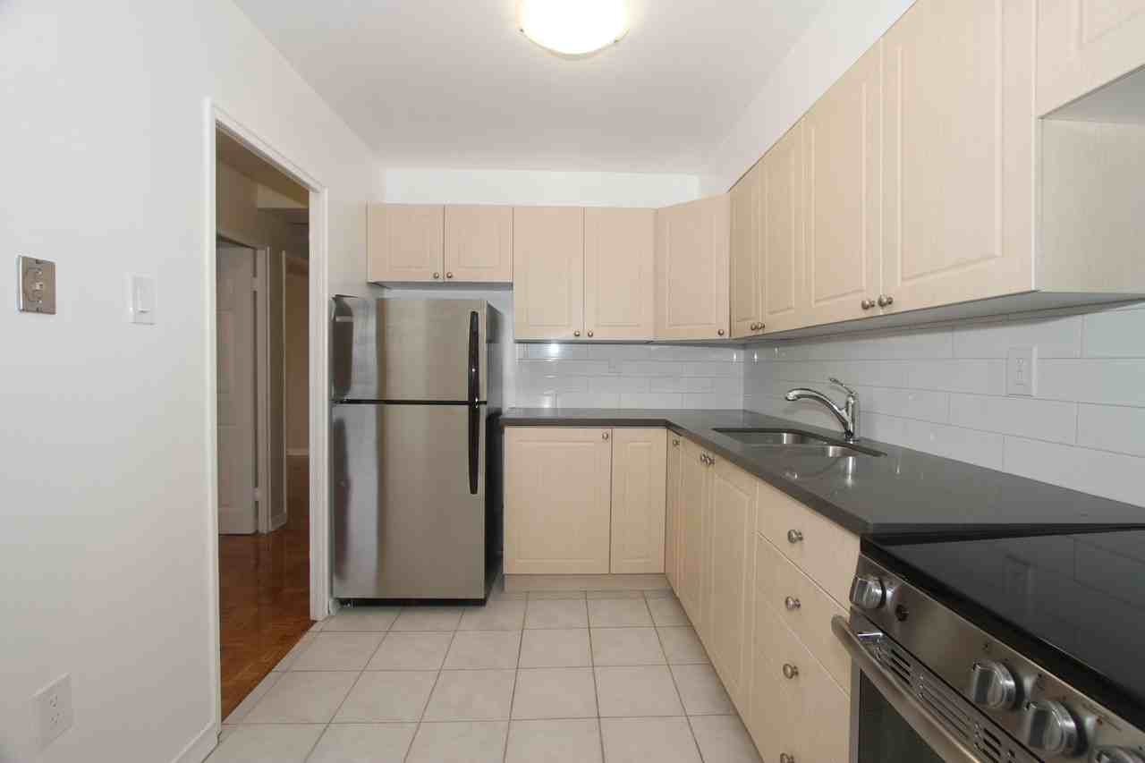 421 Maple Avenue - Photo 3 of 10