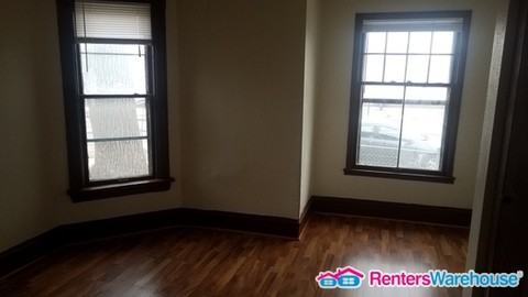 1010 21st Avenue N 1 - Photo 2 of 10