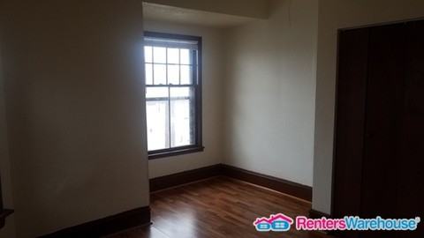 1010 21st Avenue N 1 - Photo 3 of 10