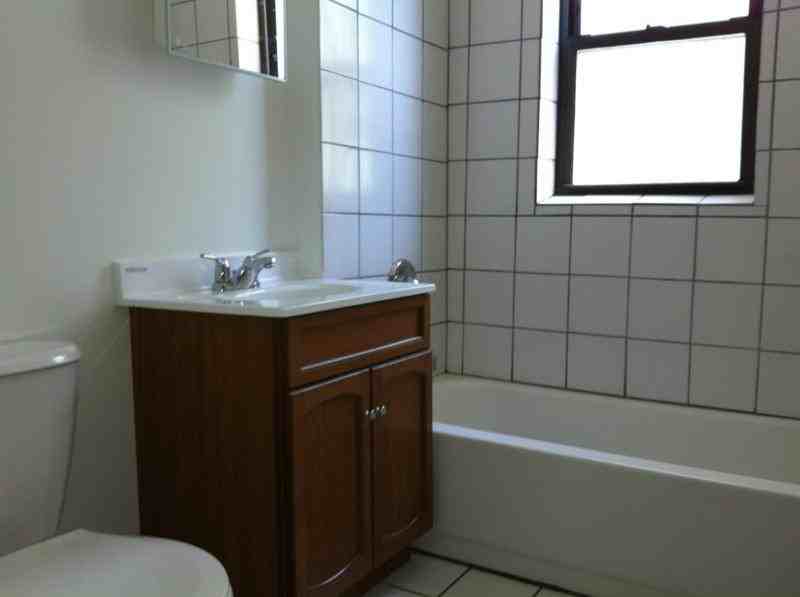 8159 S Drexel Ave - Photo 2 of 7