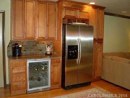 7219 Folger Dr - Photo 3 of 11