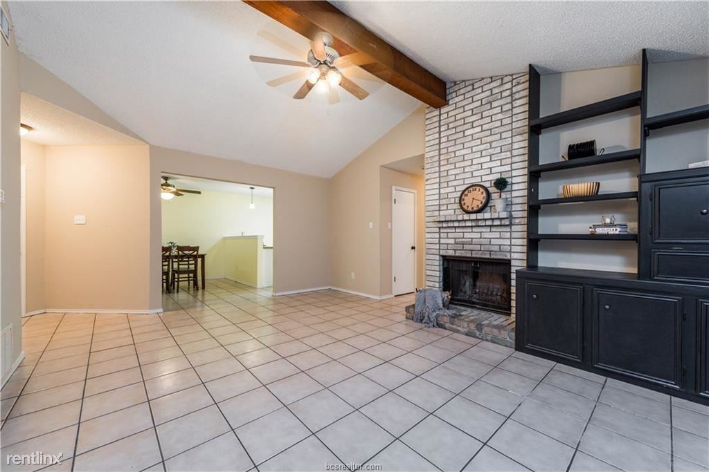 3112 Larkspur Cir - Photo 2 of 16