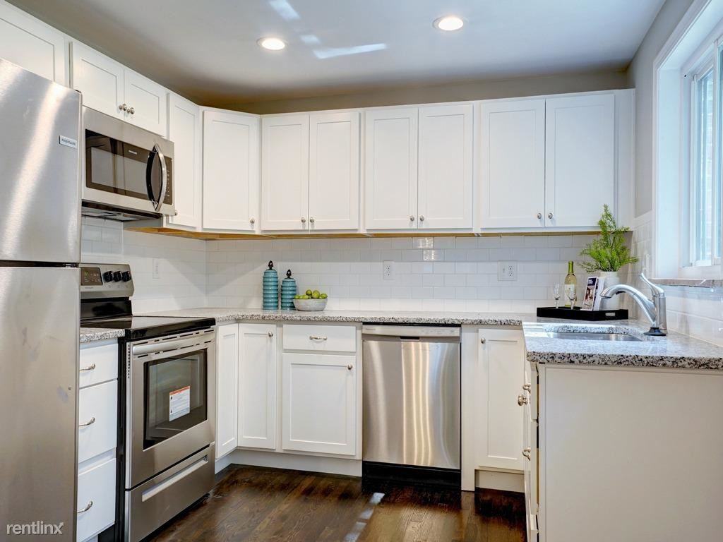 4013 Tamworth Cir - Photo 3 of 8