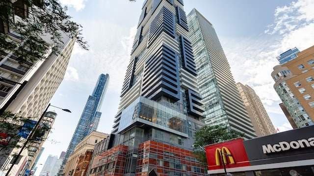 7 Grenville Street #812